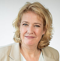 Portraitbild Alexandra Knapp - Marketing Omnitron Griese GmbH